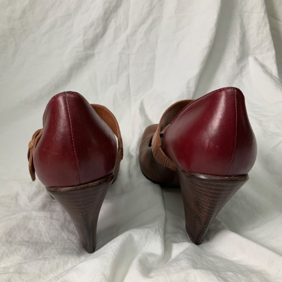 Brown and Burgundy Fossil Mary Jane Pumps 3 1/2” Heels size 7.5 - Picture 4 of 9